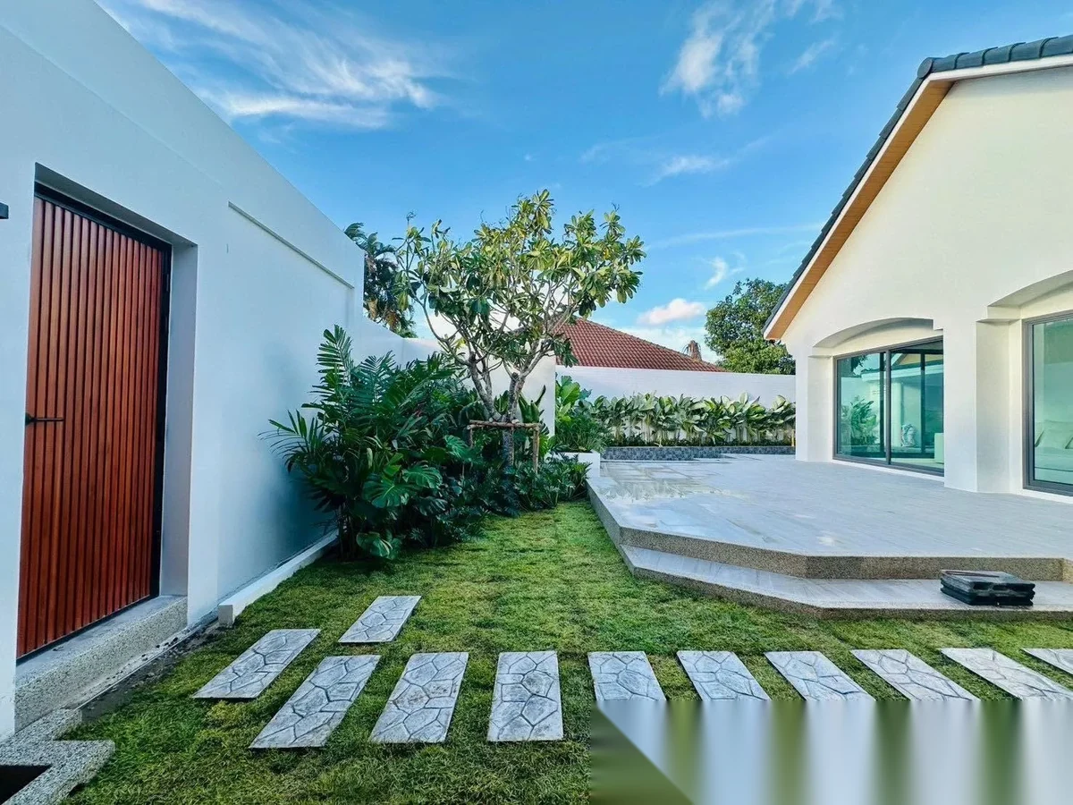 Вилла 4BR в комплексе Phuket Villa 2 · Вичит · Вид на бассейн — фото 9