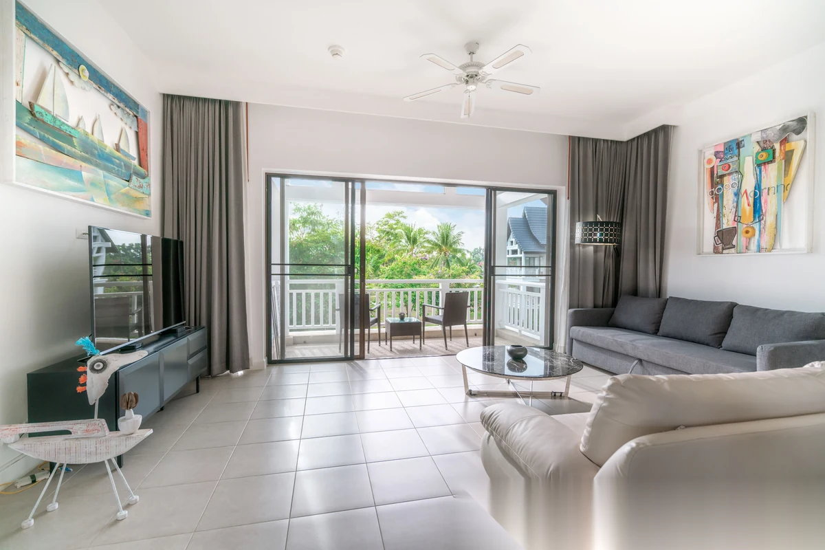 2 Bedroom Apartment for sale at Allamanda 2 & 3 Condominium complex · Choeng Thale · Lake View — photo 3