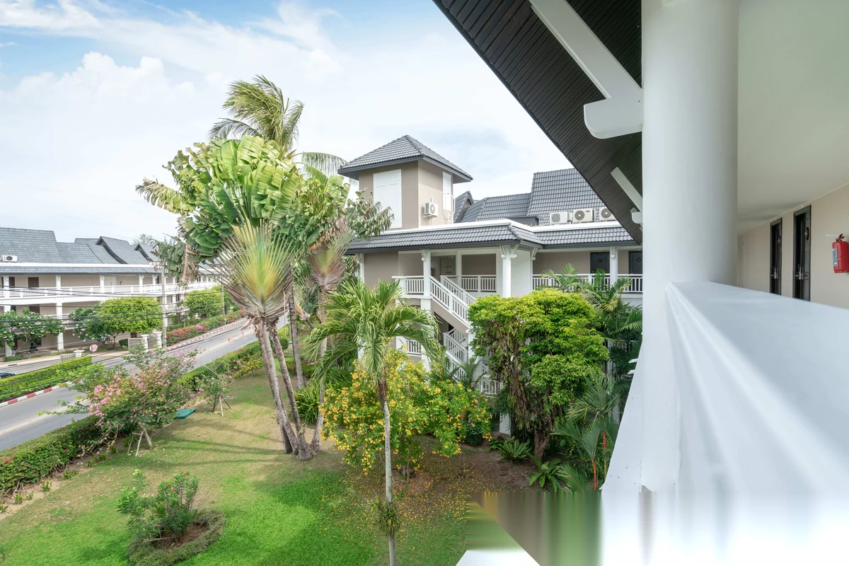 2 Bedroom Apartment for sale at Allamanda 2 & 3 Condominium complex · Choeng Thale · Lake View — photo 12