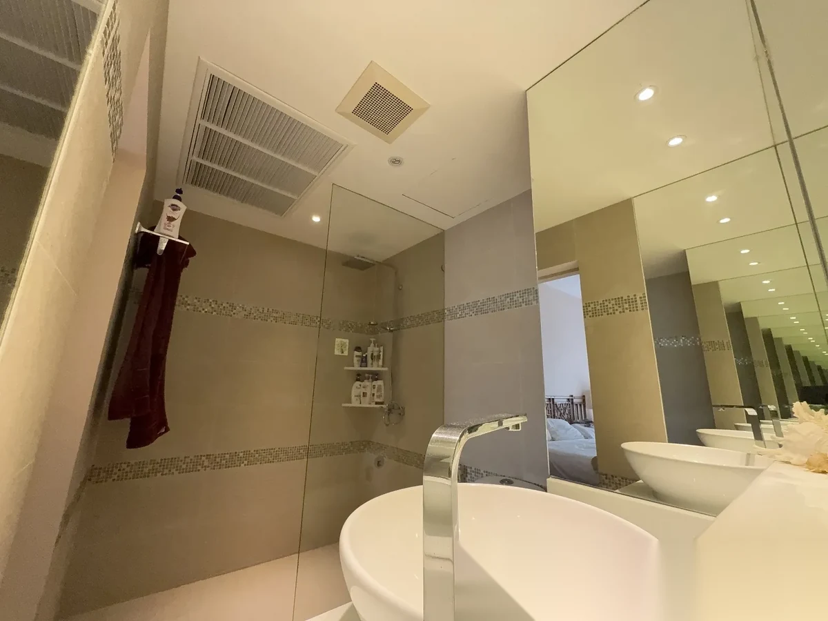 1 Bedroom Apartment for sale at Allamanda 2 & 3 Condominium complex · Choeng Thale · Garden View — photo 3