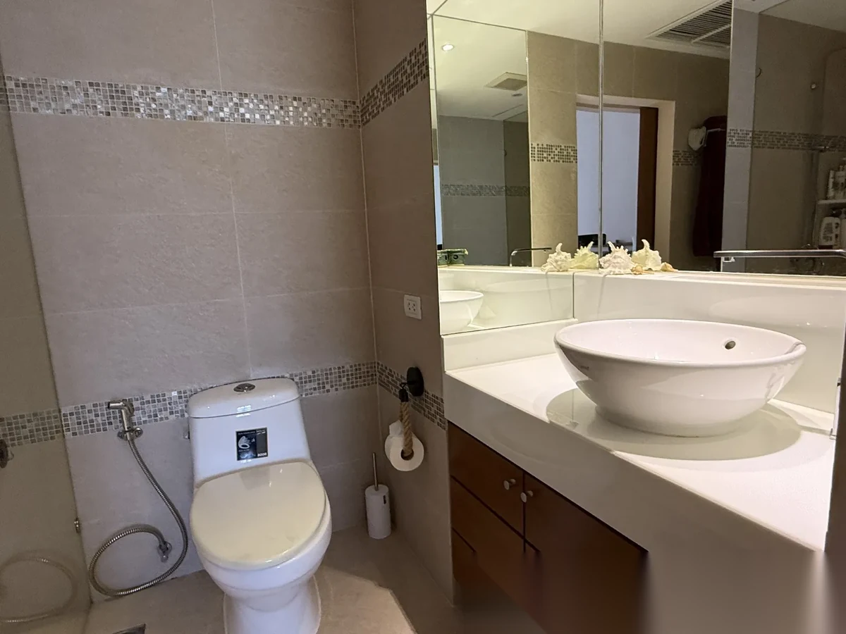 1 Bedroom Apartment for sale at Allamanda 2 & 3 Condominium complex · Choeng Thale · Garden View — photo 7