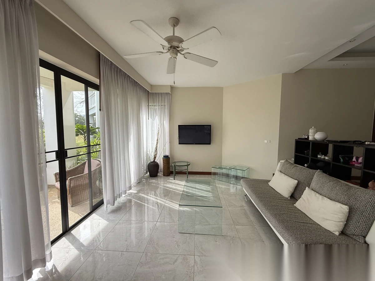1 Bedroom Apartment for sale at Allamanda 2 & 3 Condominium complex · Choeng Thale · Garden View — photo 10