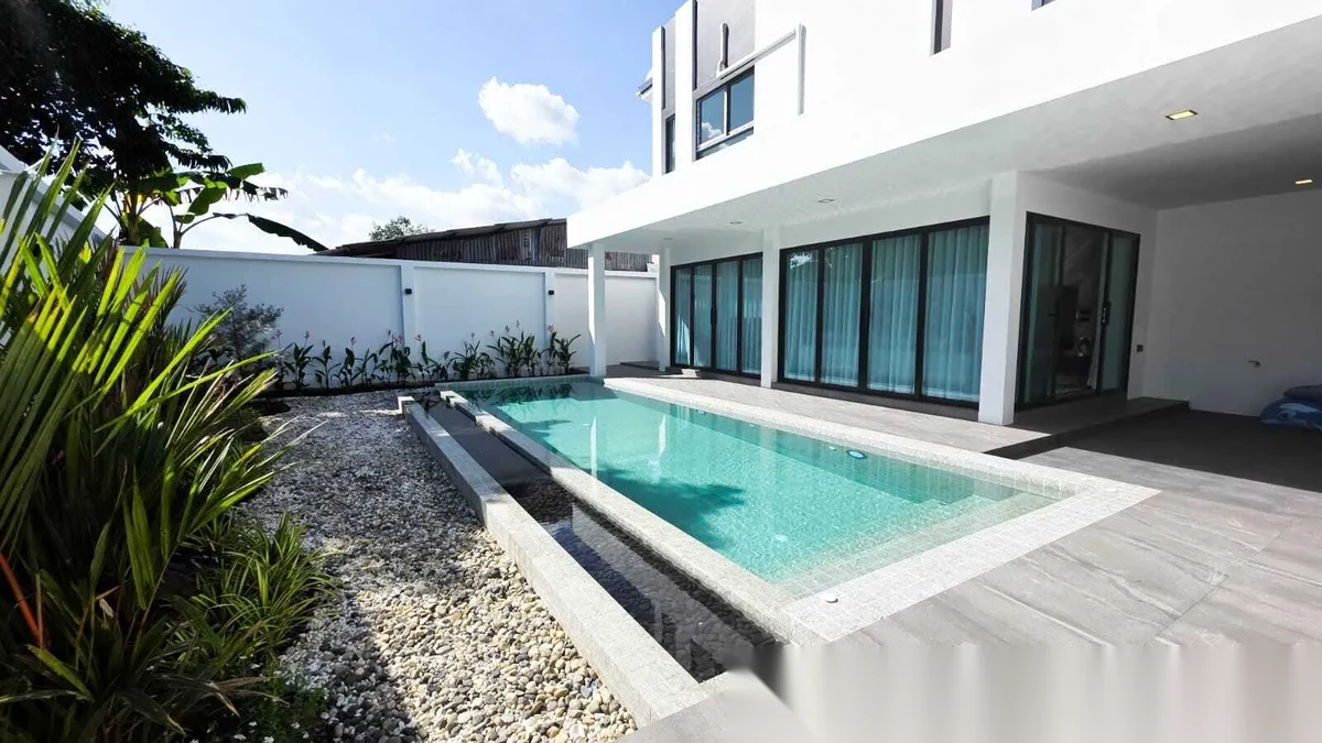 Вилла 3BR в комплексе The Passion Thalang · Теп Красаттри · Вид на бассейн — фото 12