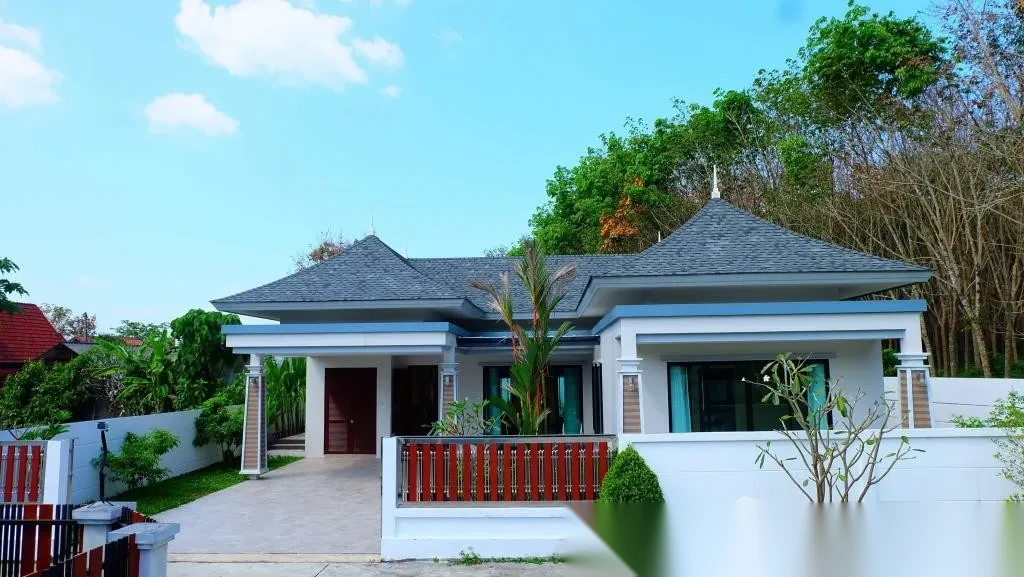 Вилла 3BR в комплексе Private Pool Villas At Thalang · Теп Красаттри · Вид на бассейн — фото 2