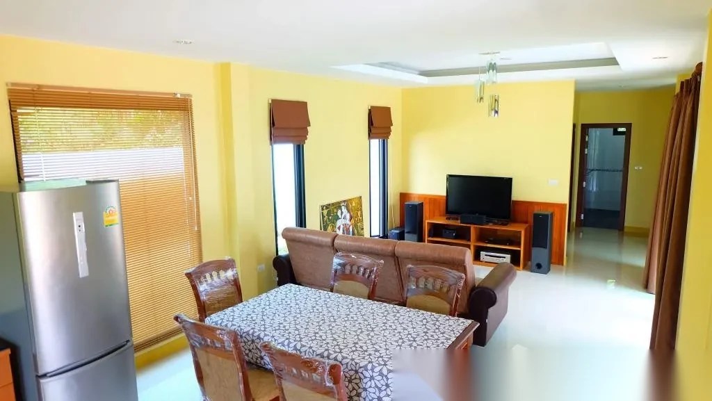Вилла 3BR в комплексе Private Pool Villas At Thalang · Теп Красаттри · Вид на бассейн — фото 6