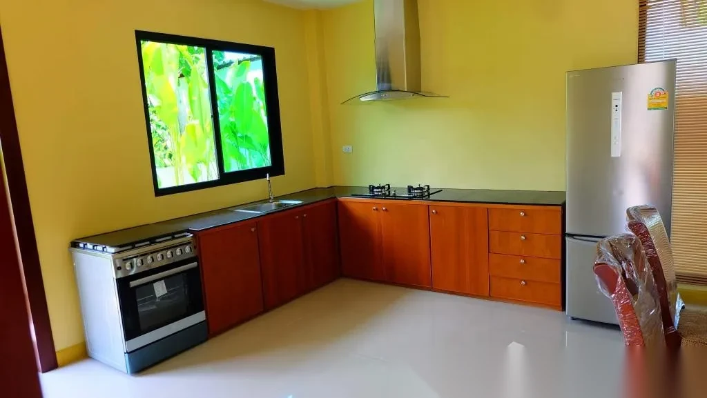 Вилла 3BR в комплексе Private Pool Villas At Thalang · Теп Красаттри · Вид на бассейн — фото 8