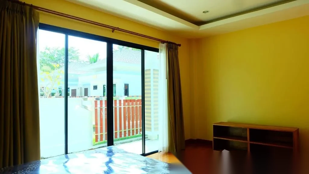Вилла 3BR в комплексе Private Pool Villas At Thalang · Теп Красаттри · Вид на бассейн — фото 11