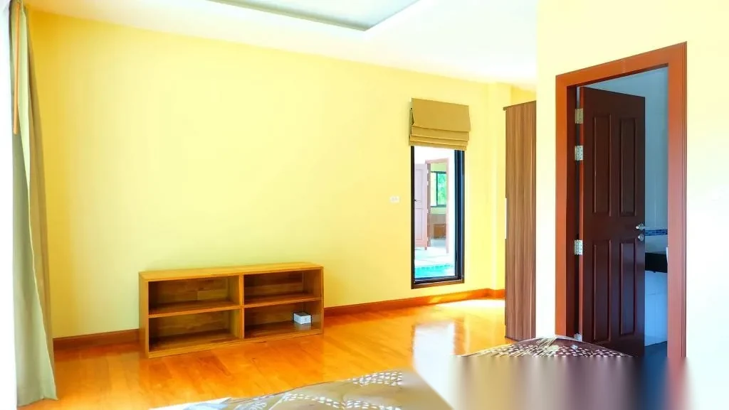 Вилла 3BR в комплексе Private Pool Villas At Thalang · Теп Красаттри · Вид на бассейн — фото 12