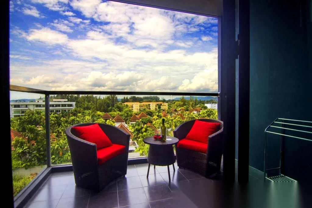 2 Bedroom Apartment for sale at Aristo 1 complex · Choeng Thale · Partial Sea View — photo 3