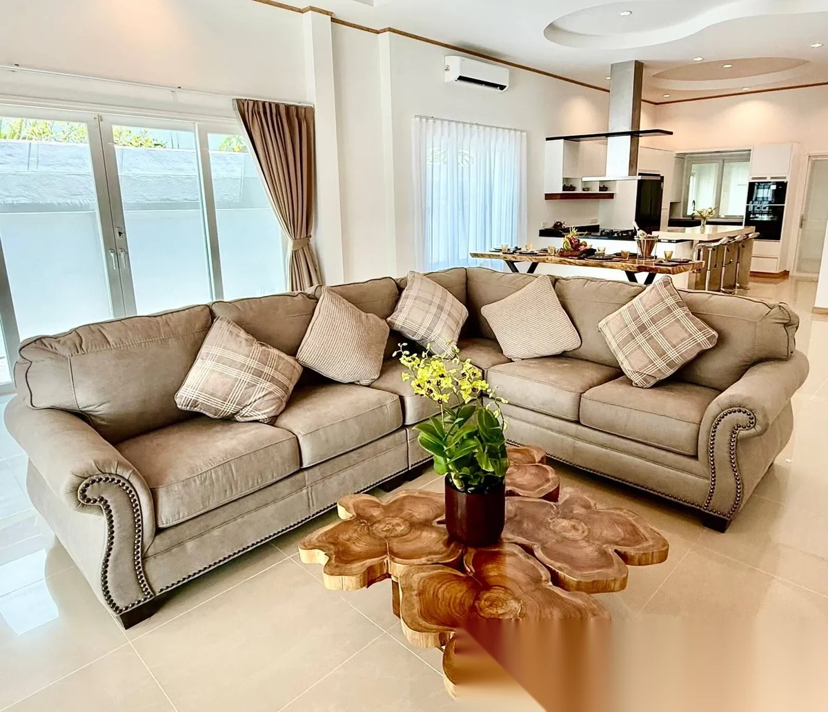 4 Bedroom Villa for rent at Permsap Villa complex · Si Sunthon · Pool View — photo 3