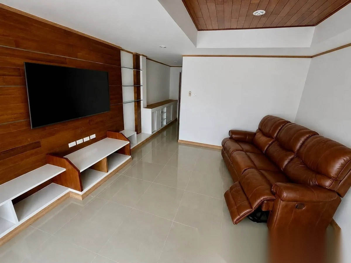 4 Bedroom Villa for rent at Permsap Villa complex · Si Sunthon · Pool View — photo 6