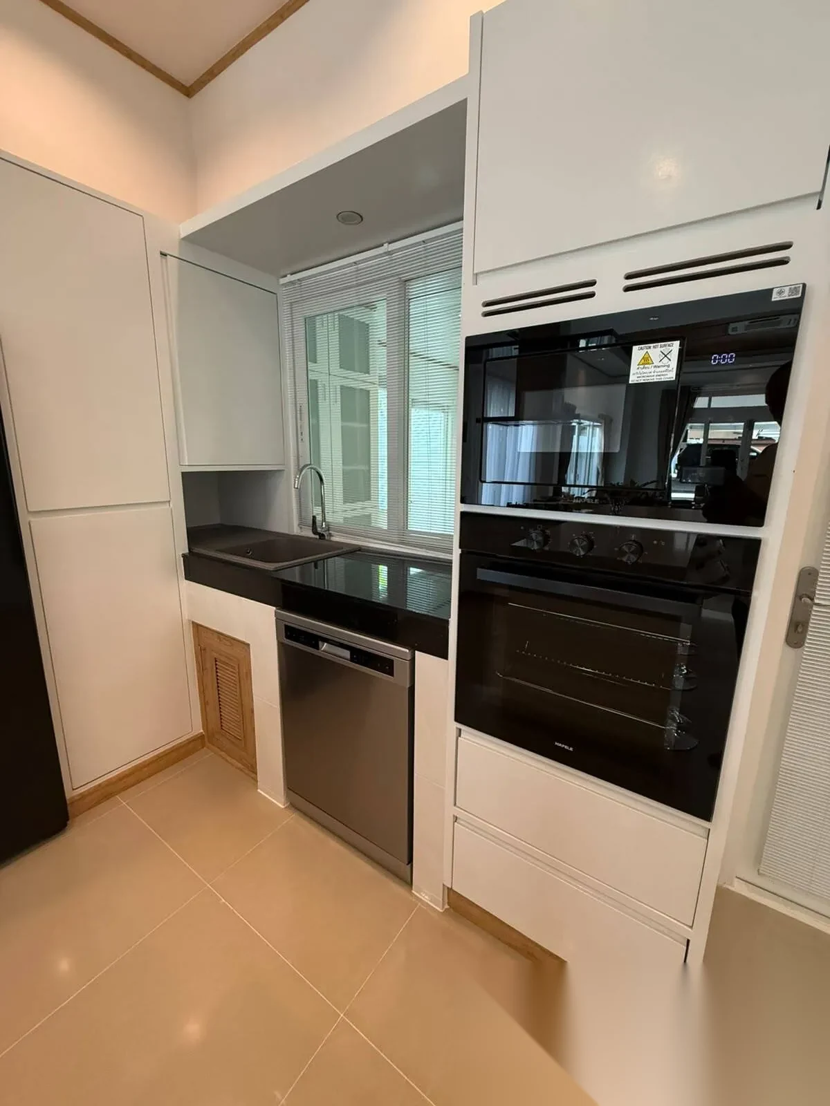 4 Bedroom Villa for rent at Permsap Villa complex · Si Sunthon · Pool View — photo 10