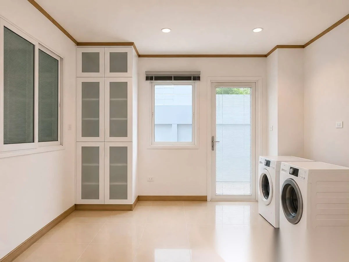 4 Bedroom Villa for rent at Permsap Villa complex · Si Sunthon · Pool View — photo 11