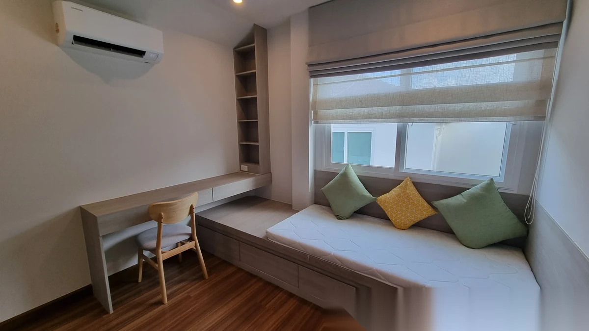Таунхаус 3BR в комплексе Supalai Bella Vichit Phuket · Вичит · Выход к бассейну — фото 6