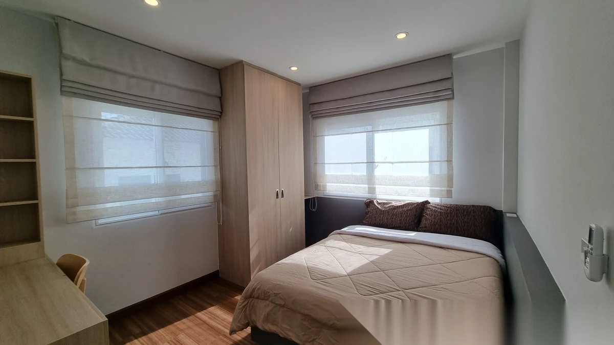 Таунхаус 3BR в комплексе Supalai Bella Vichit Phuket · Вичит · Выход к бассейну — фото 9