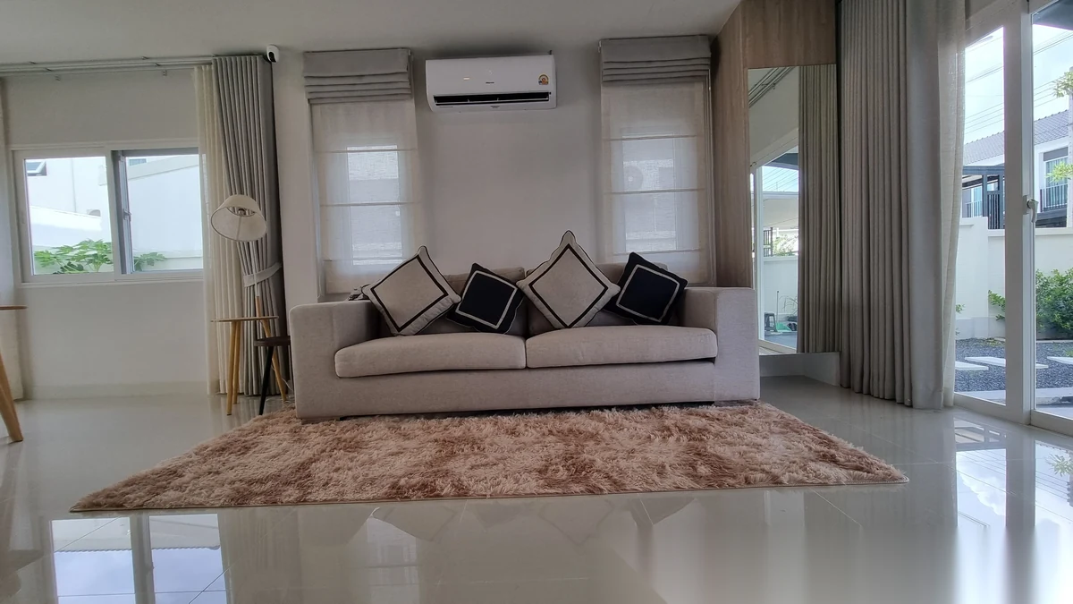 Таунхаус 3BR в комплексе Supalai Bella Vichit Phuket · Вичит · Выход к бассейну — фото 17