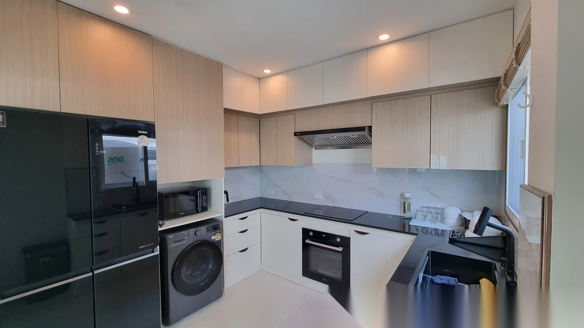 Таунхаус 3BR в комплексе Supalai Bella Vichit Phuket · Вичит · Выход к бассейну — фото 22