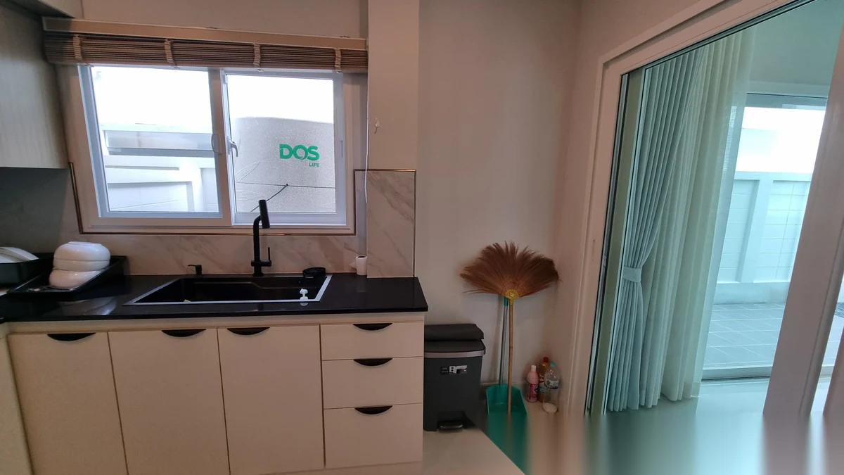 Таунхаус 3BR в комплексе Supalai Bella Vichit Phuket · Вичит · Выход к бассейну — фото 24
