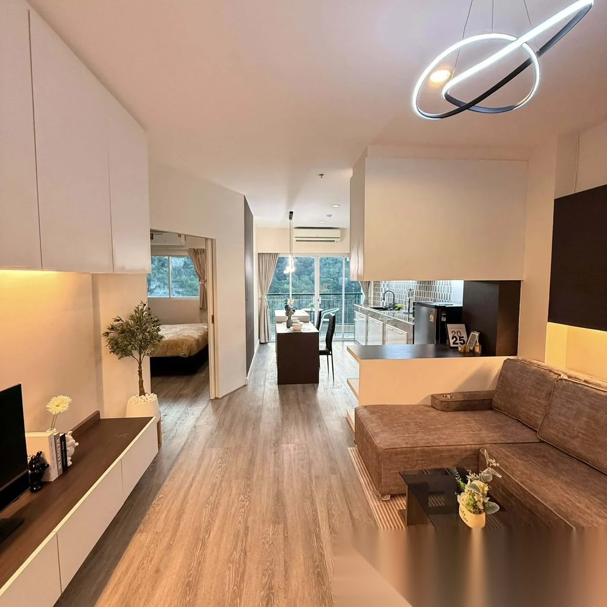Апартаменты 1BR в ЖК The Green Places Condominium · Пхукет-таун · Выход к бассейну — фото 2
