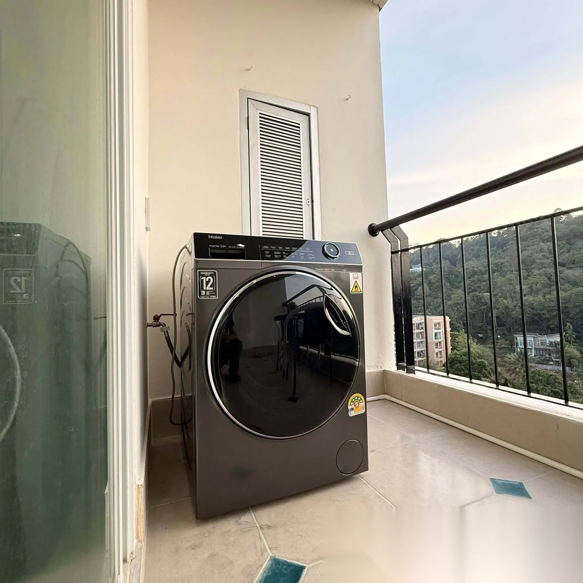 Апартаменты 1BR в ЖК The Green Places Condominium · Пхукет-таун · Выход к бассейну — фото 8