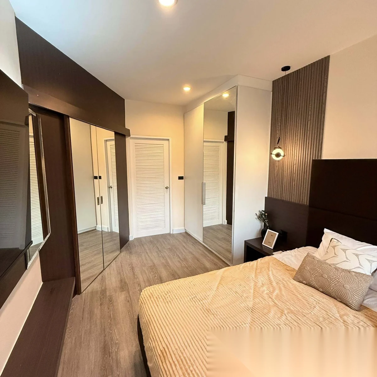 Апартаменты 1BR в ЖК The Green Places Condominium · Пхукет-таун · Выход к бассейну — фото 10