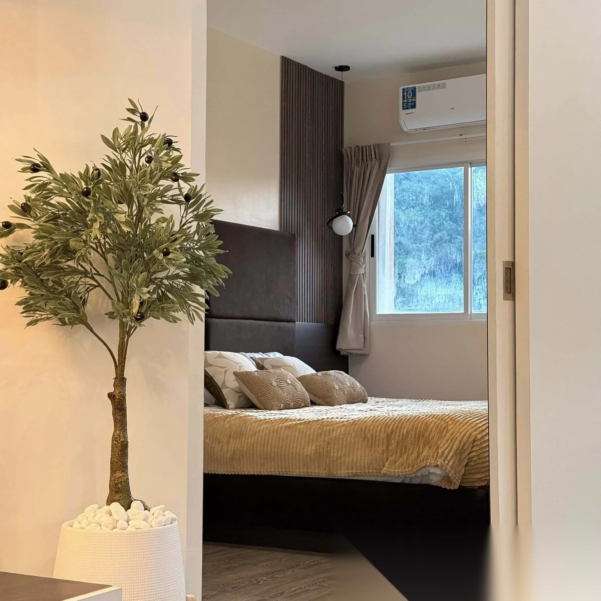 Апартаменты 1BR в ЖК The Green Places Condominium · Пхукет-таун · Выход к бассейну — фото 11
