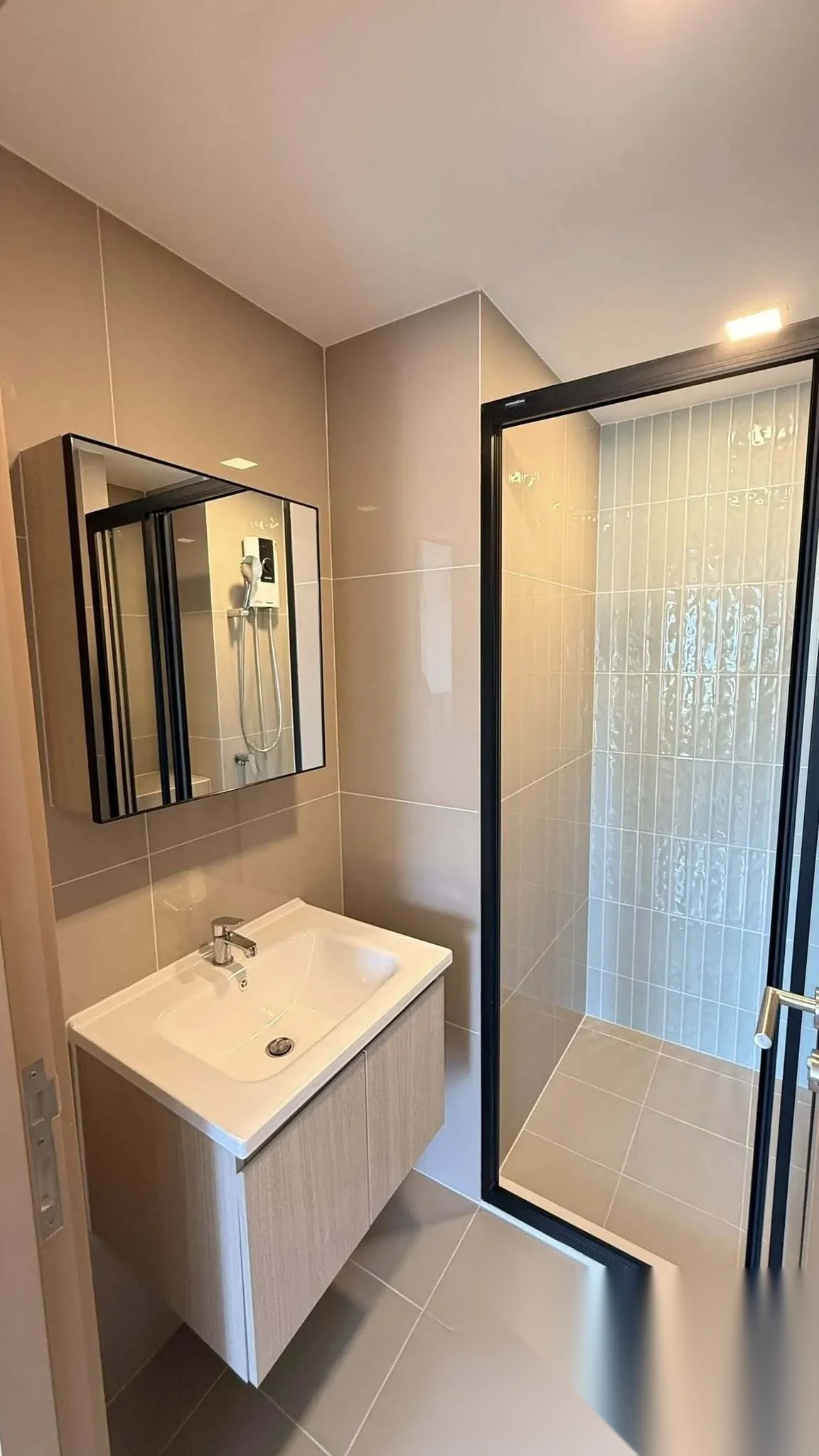 Апартаменты 1BR в ЖК THE BASE Bukit · Вичит · Вид на бассейн — фото 8