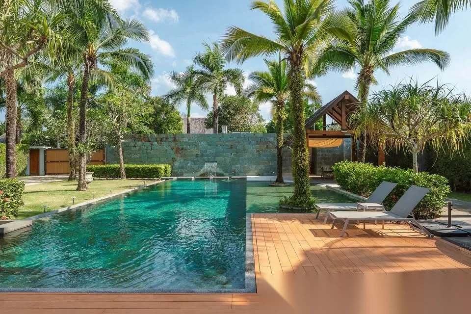 4 Bedroom Villa for rent at Anchan Grand Residence complex · Si Sunthon · Pool View — photo 2