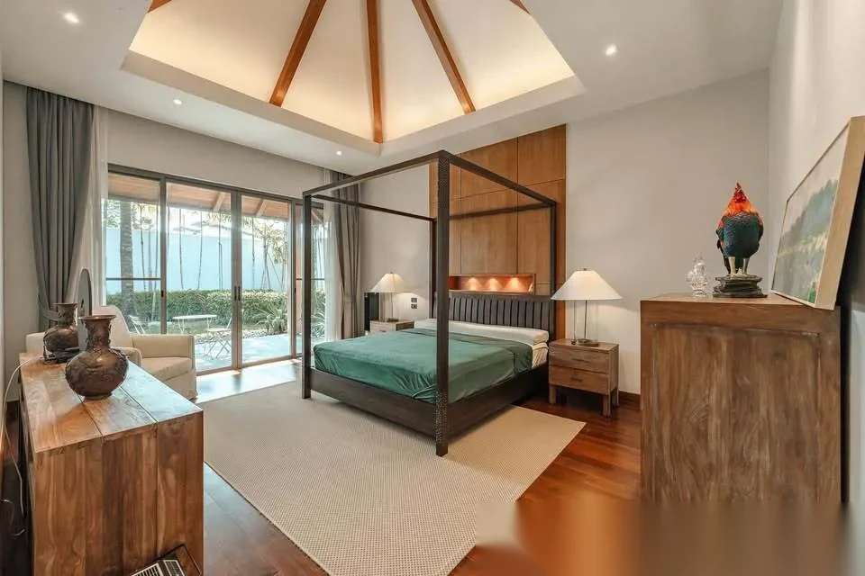 4 Bedroom Villa for rent at Anchan Grand Residence complex · Si Sunthon · Pool View — photo 5