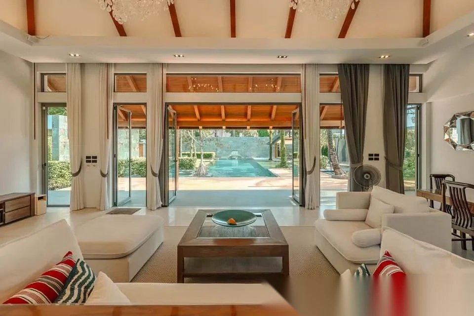 4 Bedroom Villa for rent at Anchan Grand Residence complex · Si Sunthon · Pool View — photo 7
