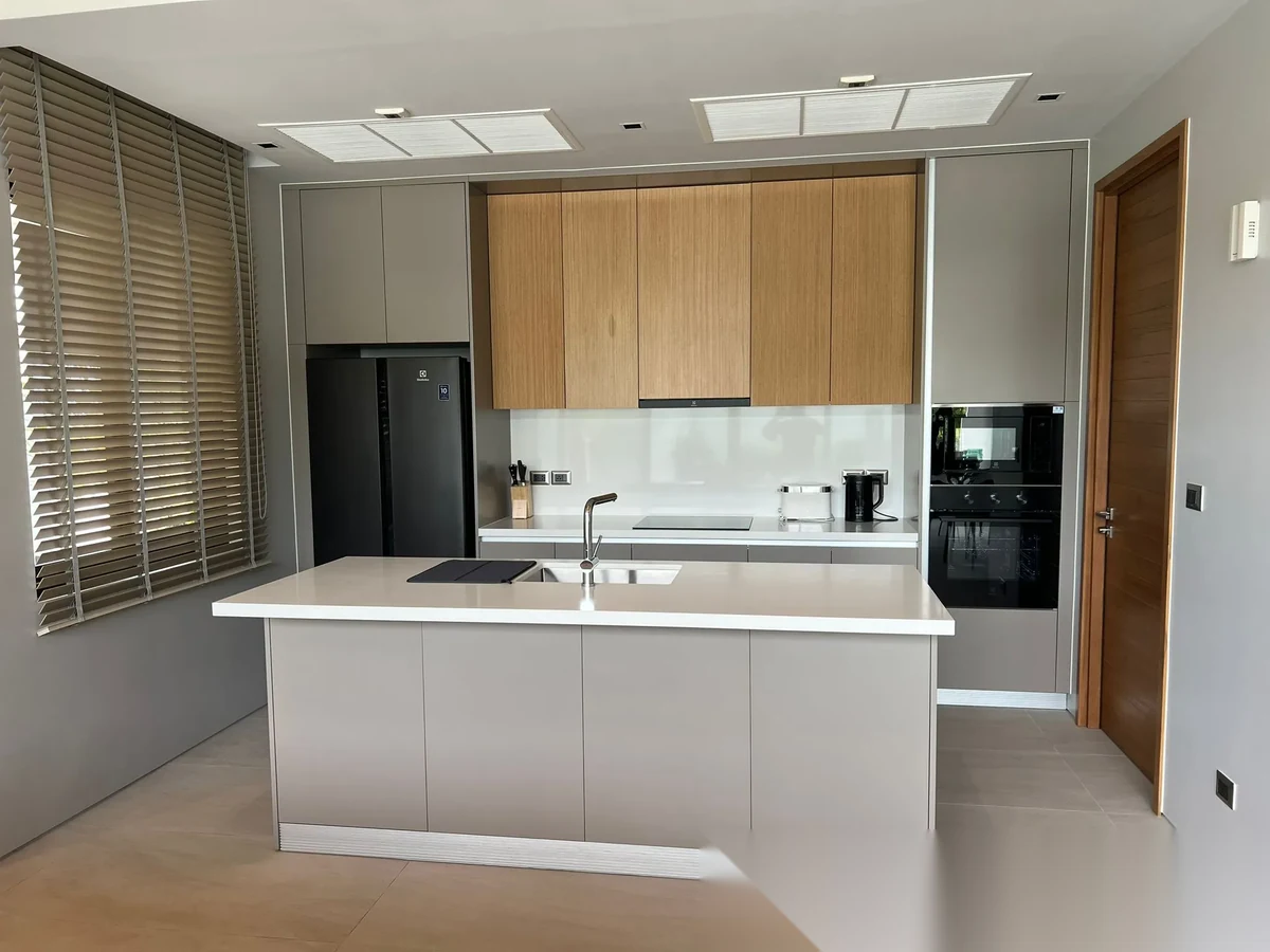 4 Bedroom Villa for rent at Botanica Modern Loft II complex · Si Sunthon · Pool View — photo 8