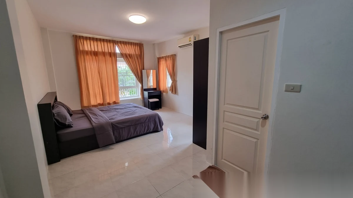 Вилла 3BR в комплексе Phuket Villa Suanluang · Вичит · Вид в сад — фото 3