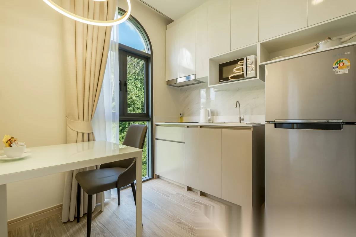 1 Bedroom Apartment for rent at Palmetto Park Condominium complex · Karon · Garden View — photo 4