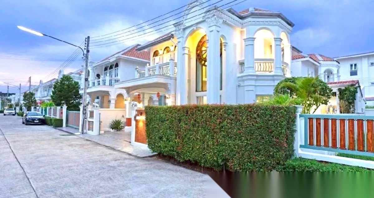 4 Bedroom House for rent at Supicha Sino Kohkaew 8 complex · Ko Kaeo · Garden View — photo 2
