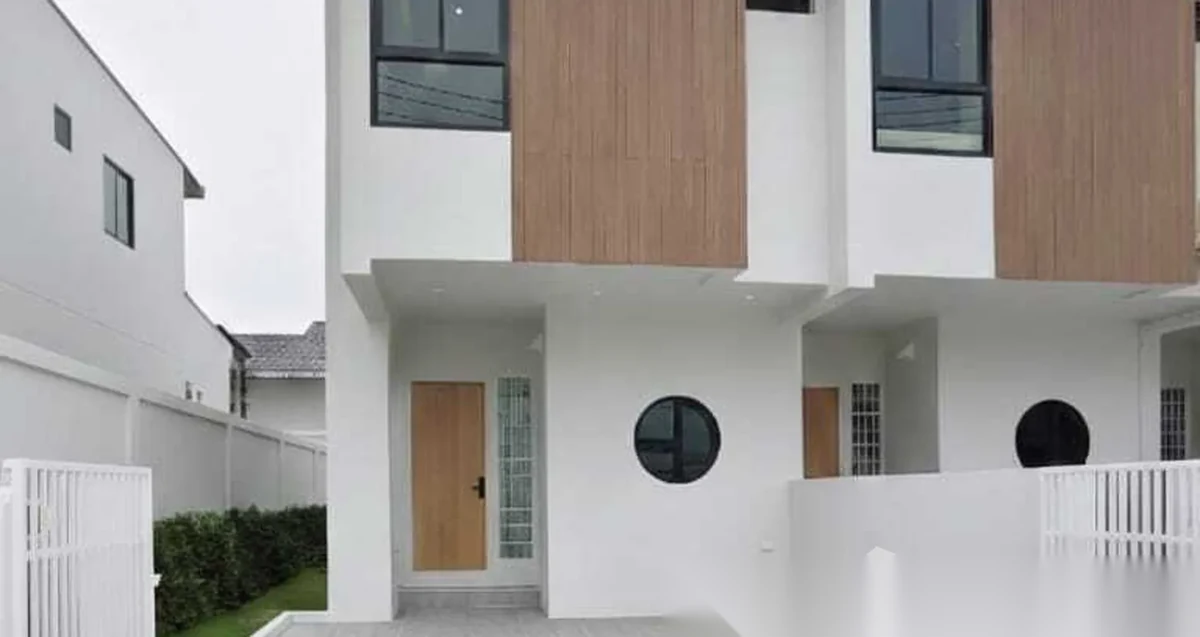 Таунхаус 3BR в комплексе Modern Life Japane Phuket · Си Сунтон · Вид в сад — фото 2