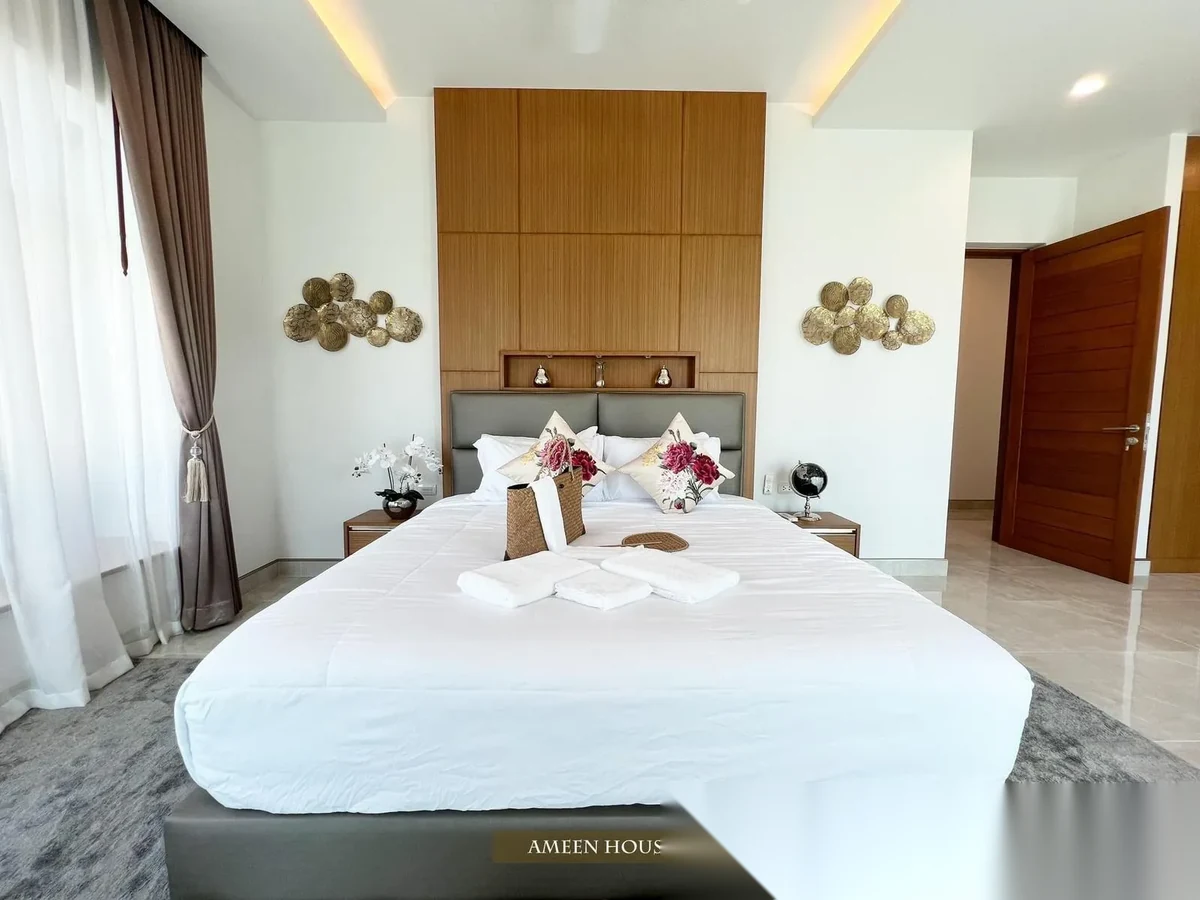 3 Bedroom Villa for rent at Ameen House complex · Si Sunthon · Pool View — photo 11