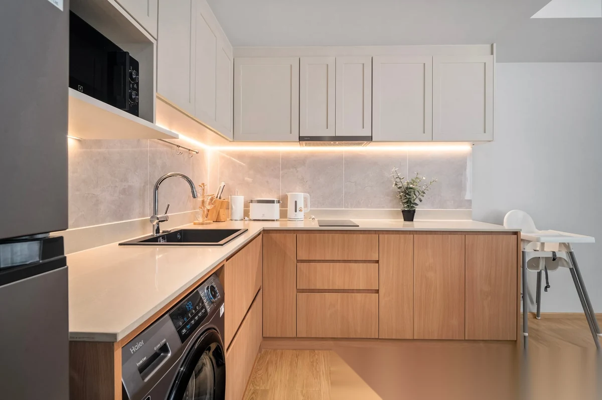 Апартаменты 1BR в ЖК Laguna Beachside · Чернг Тале / Bang Tao · Выход к бассейну — фото 2