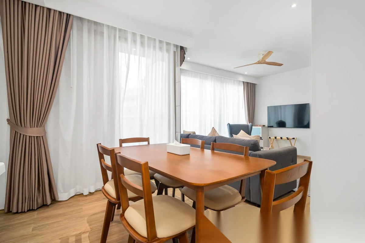 Апартаменты 1BR в ЖК Laguna Beachside · Чернг Тале / Bang Tao · Выход к бассейну — фото 4