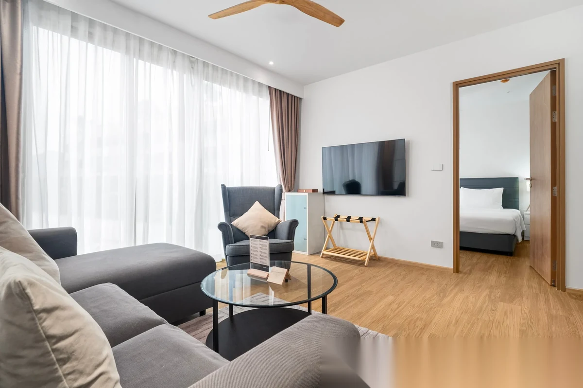 Апартаменты 1BR в ЖК Laguna Beachside · Чернг Тале / Bang Tao · Выход к бассейну — фото 5