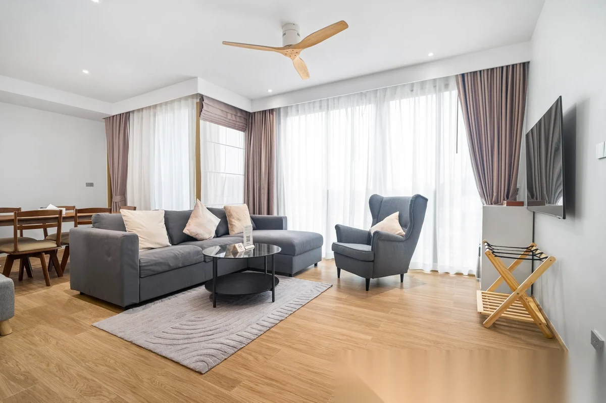 Апартаменты 1BR в ЖК Laguna Beachside · Чернг Тале / Bang Tao · Выход к бассейну — фото 6