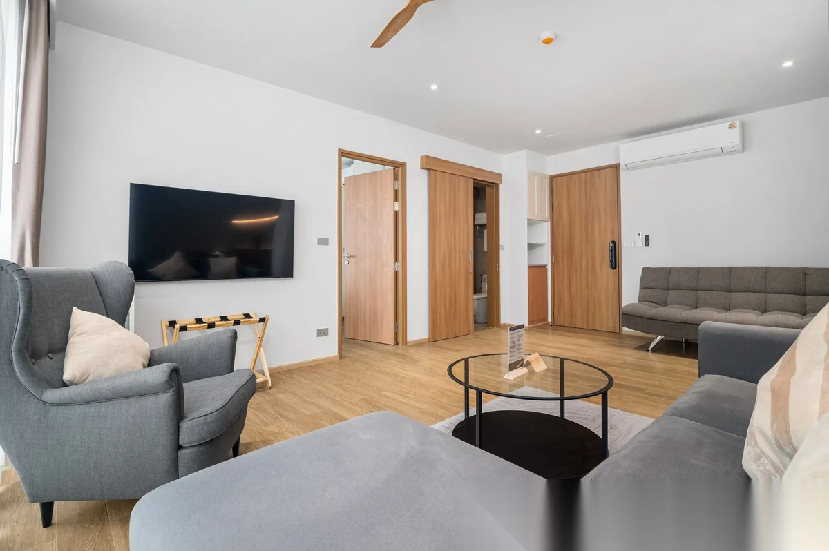 Апартаменты 1BR в ЖК Laguna Beachside · Чернг Тале / Bang Tao · Выход к бассейну — фото 8
