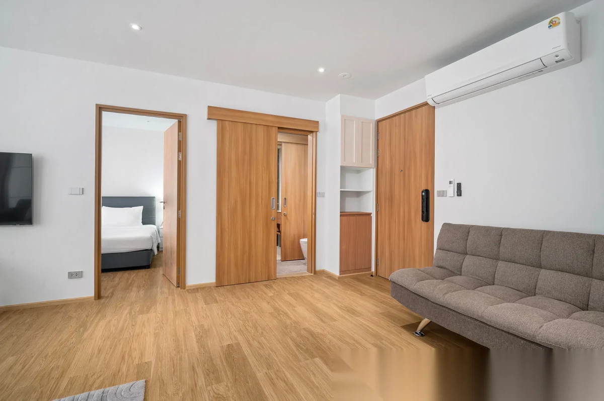 Апартаменты 1BR в ЖК Laguna Beachside · Чернг Тале / Bang Tao · Выход к бассейну — фото 10