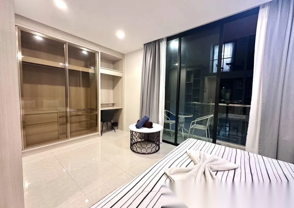 Апартаменты 1BR в ЖК Viva Patong · Патонг · Выход к бассейну — фото 2