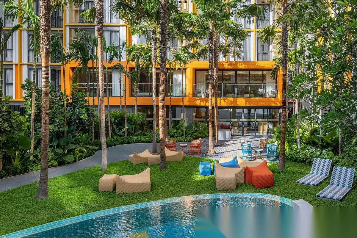 Апартаменты 2BR в ЖК The Base Rise · Вичит · Вид на бассейн — фото 2