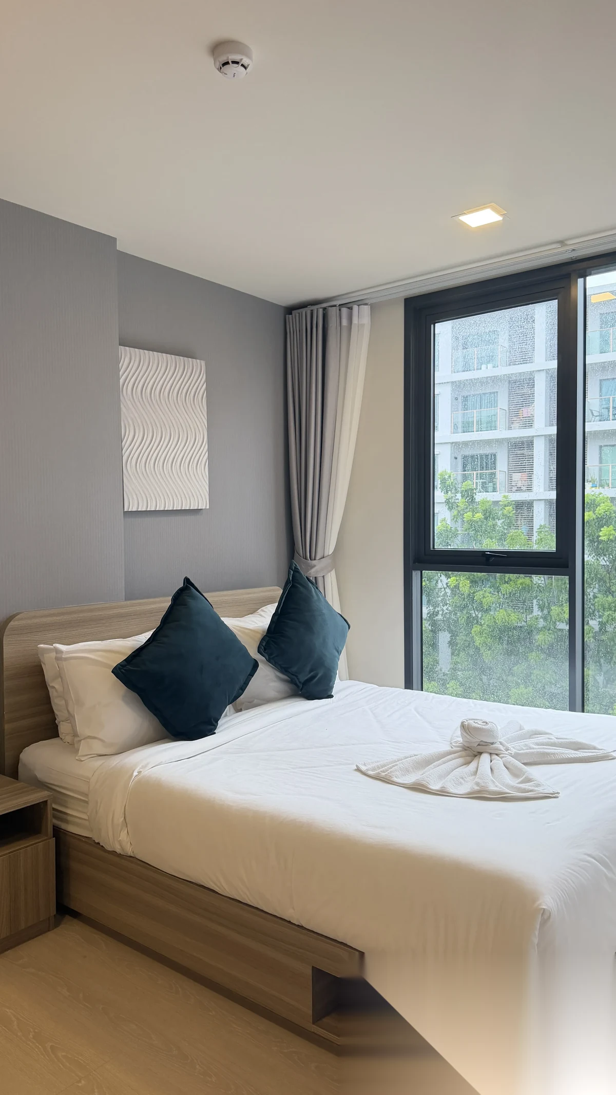 Апартаменты 2BR в ЖК The Base Rise · Вичит · Вид на бассейн — фото 7