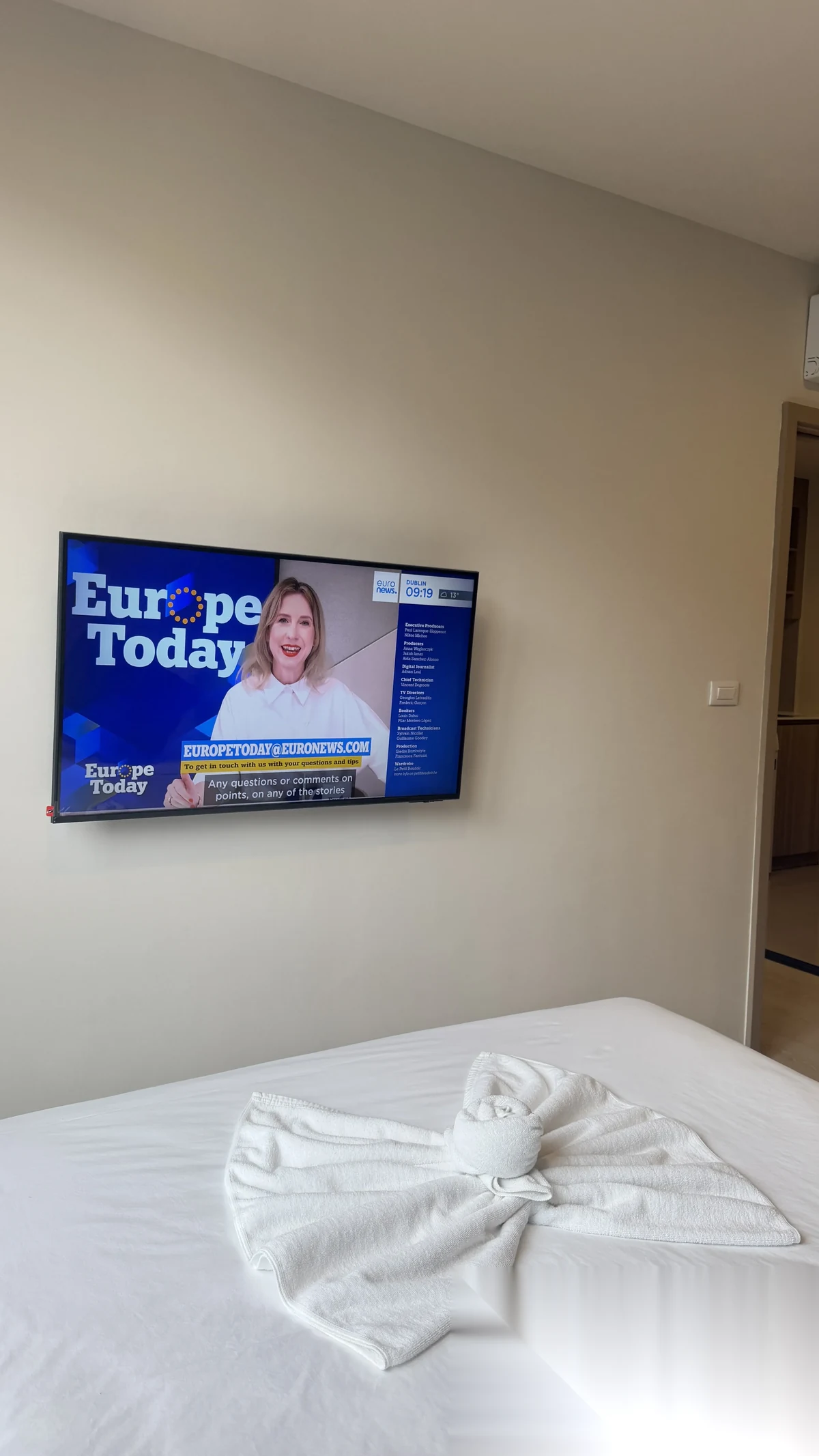 Апартаменты 2BR в ЖК The Base Rise · Вичит · Вид на бассейн — фото 8