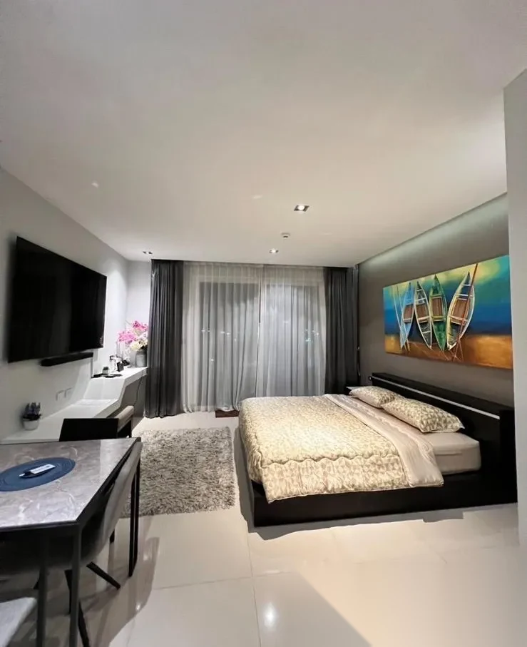 Studio Apartment for rent at The Emerald Terrace complex · Patong · Sea View — photo 2