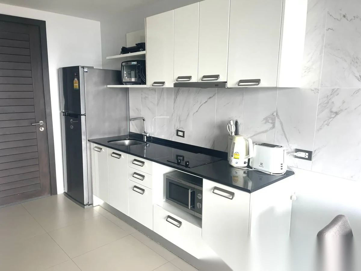 Studio Apartment for rent at The Emerald Terrace complex · Patong · Sea View — photo 4