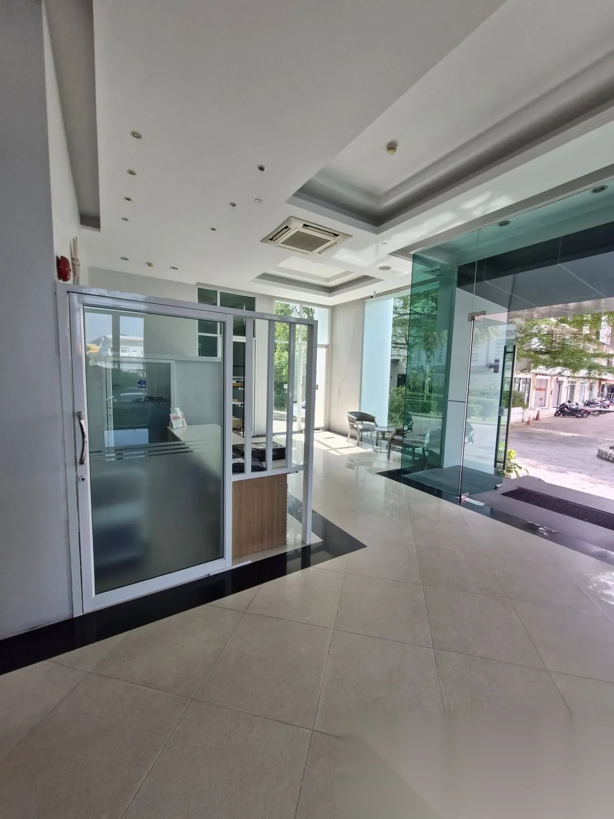 Апартаменты 1BR в ЖК The Light · Пхукет-таун · Выход к бассейну — фото 6