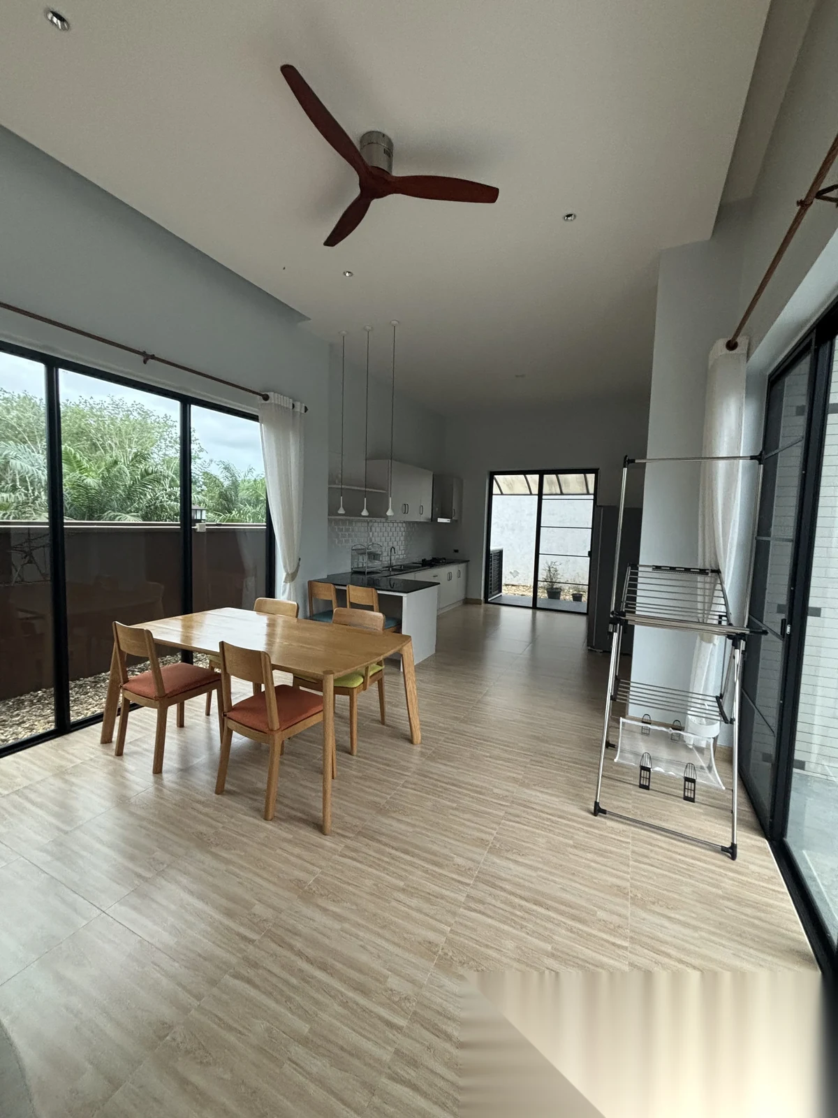 Вилла 2BR в комплексе Poom Villa · Теп Красаттри · Выход к бассейну — фото 4